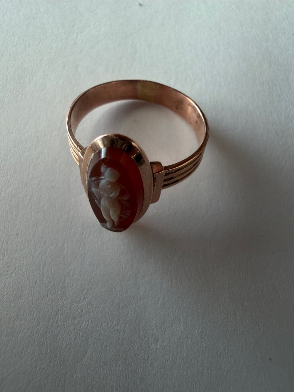 14k gold Cameo Ring with White Cameo Figure - Picture 4 of 5